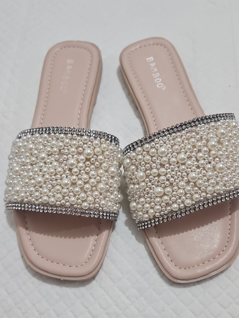 Bamboo Women's Pearl-Embellished Ivory Slide Sandals Sz 7.5